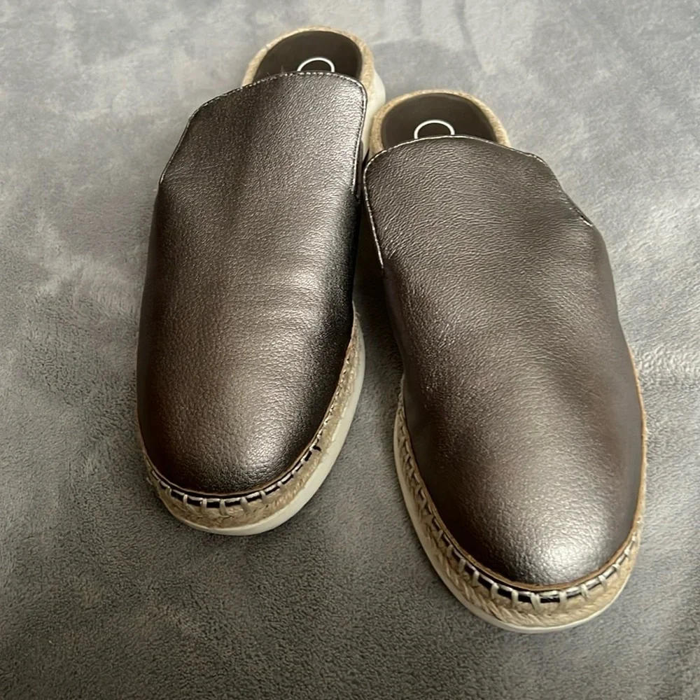 Calvin Klein Slicer Leather Verie Espadrille Style Mules NWOB Sz 8.5.